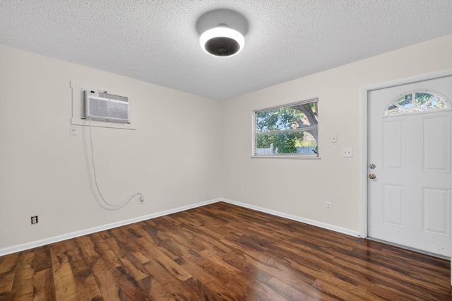 1040 SE 5th Street SE, Stuart, FL 34996