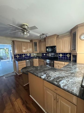 1040 SE 5th Street SE, Stuart, FL 34996