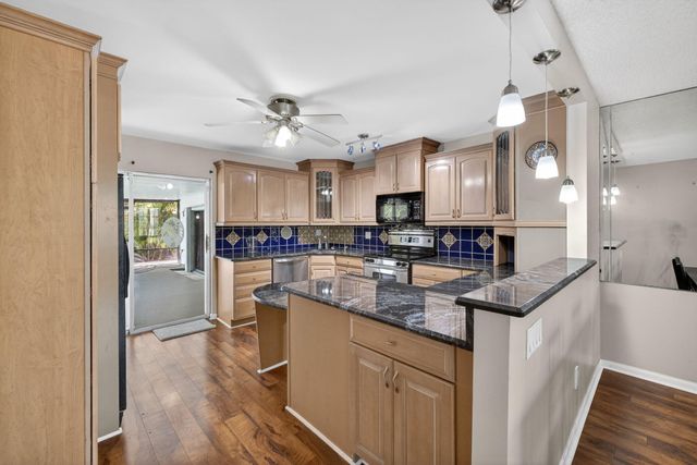 1040 SE 5th Street SE, Stuart, FL 34996