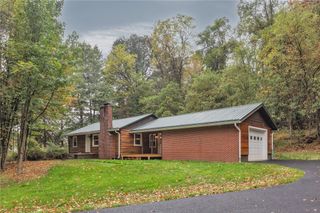 155 Harrold St, Hempfield Twp, PA 15644