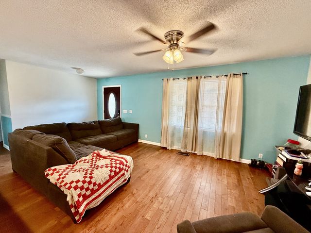 255 Fay Creek Rd, Wartrace, TN 37183