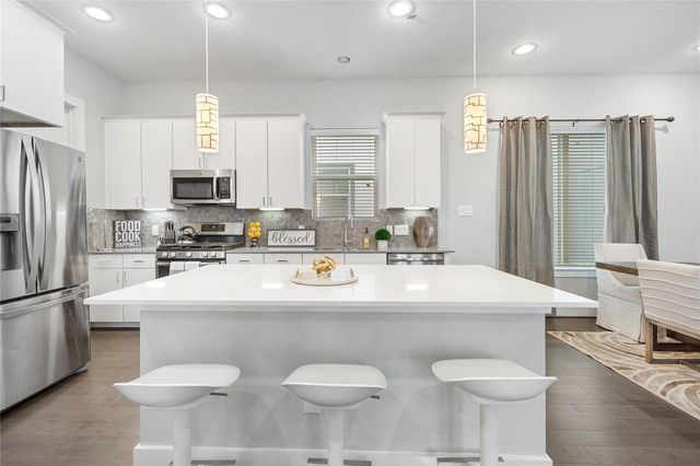 8411 Hempstead Road A, Houston, TX 77008