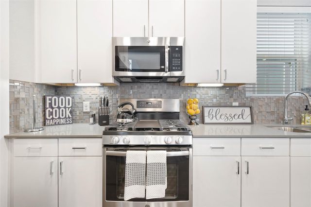 8411 Hempstead Road A, Houston, TX 77008
