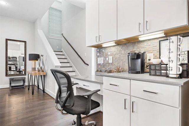 8411 Hempstead Road A, Houston, TX 77008