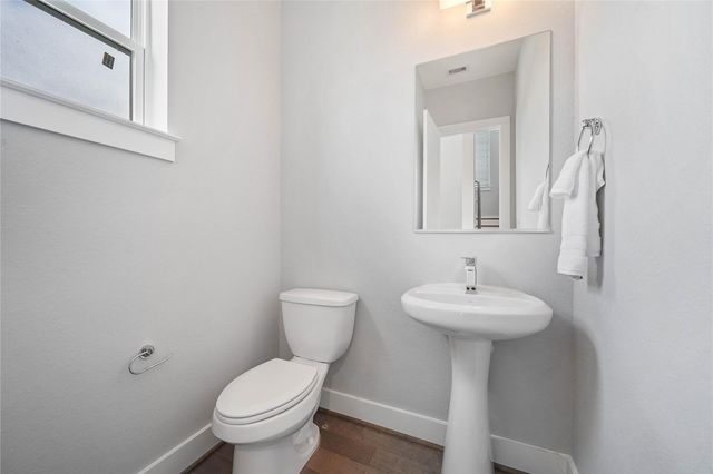 8411 Hempstead Road A, Houston, TX 77008