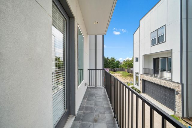 8411 Hempstead Road A, Houston, TX 77008