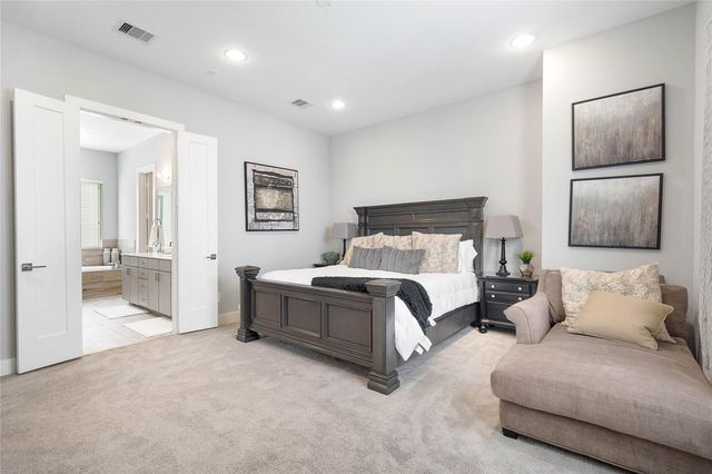 8411 Hempstead Road A, Houston, TX 77008