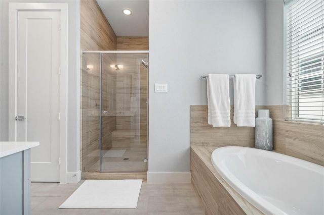 8411 Hempstead Road A, Houston, TX 77008