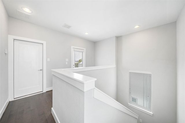 8411 Hempstead Road A, Houston, TX 77008
