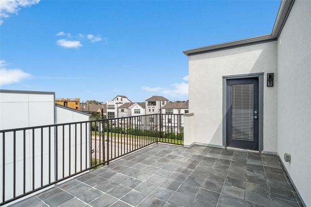 8411 Hempstead Road A, Houston, TX 77008