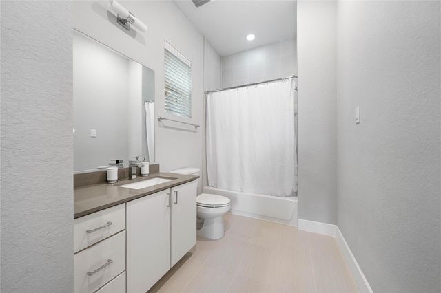 8411 Hempstead Road A, Houston, TX 77008
