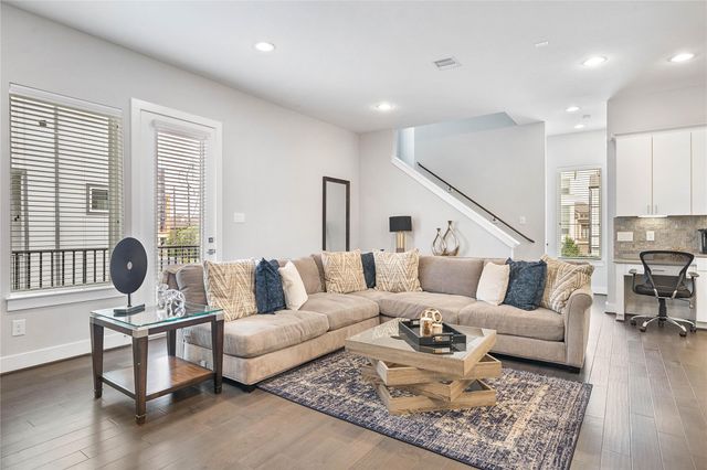 8411 Hempstead Road A, Houston, TX 77008