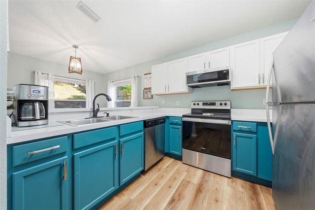 625 WILLOW RUN STREET, Minneola, FL 34715