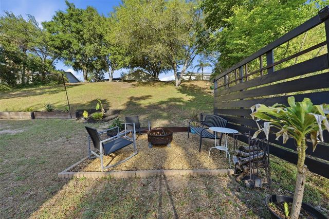 625 WILLOW RUN STREET, Minneola, FL 34715