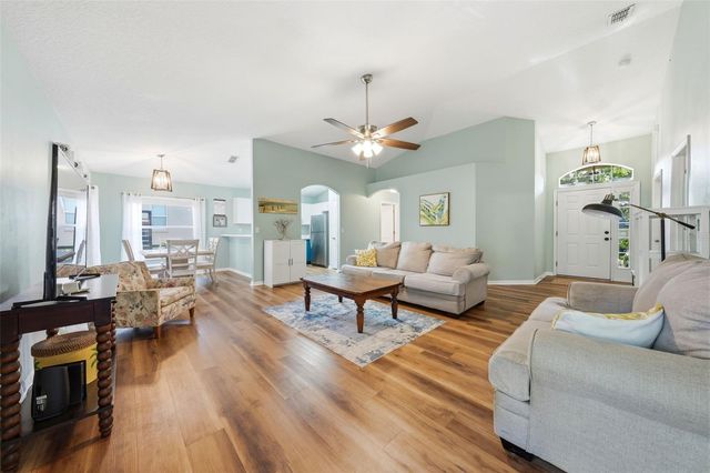 625 WILLOW RUN STREET, Minneola, FL 34715