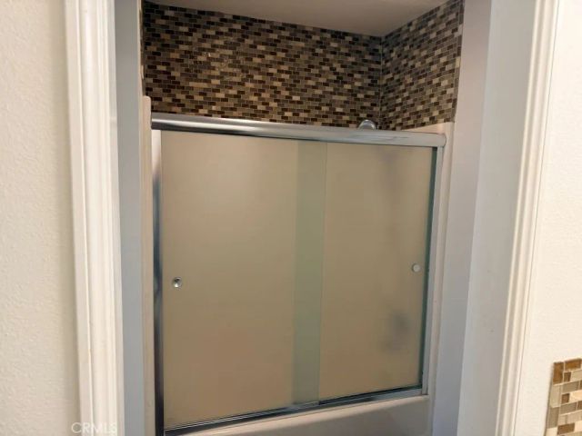 8601 International 265, Canoga Park, CA 91304