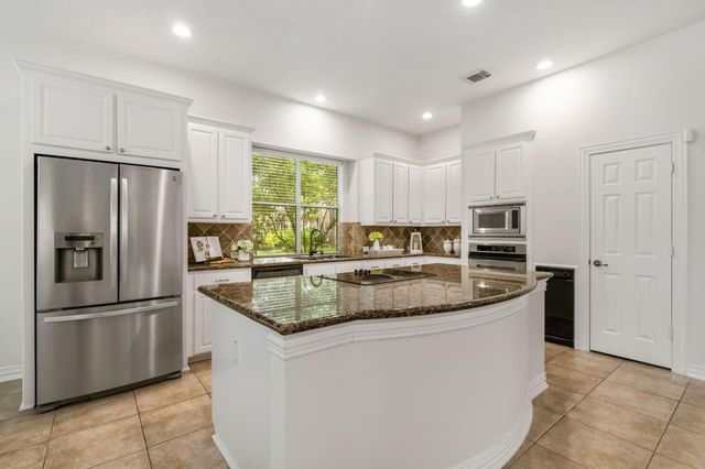 187 E Lansdowne Circle, The Woodlands, TX 77382