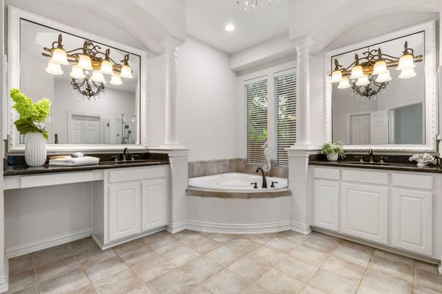 187 E Lansdowne Circle, The Woodlands, TX 77382