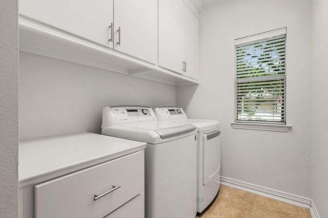 187 E Lansdowne Circle, The Woodlands, TX 77382