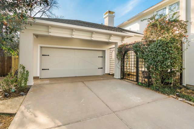 187 E Lansdowne Circle, The Woodlands, TX 77382