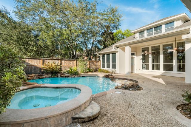 187 E Lansdowne Circle, The Woodlands, TX 77382