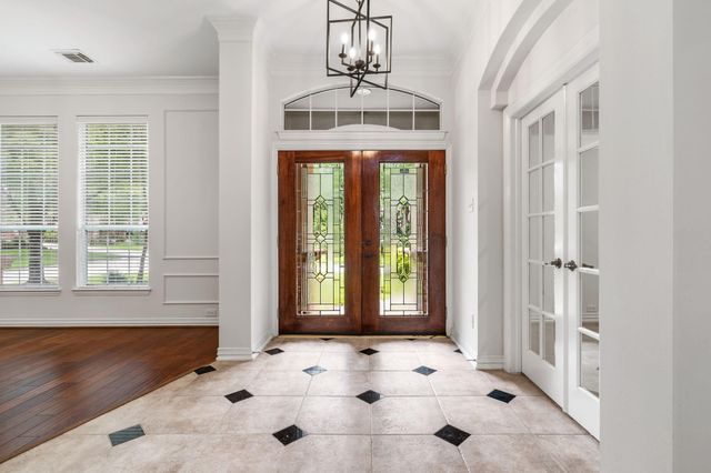 187 E Lansdowne Circle, The Woodlands, TX 77382