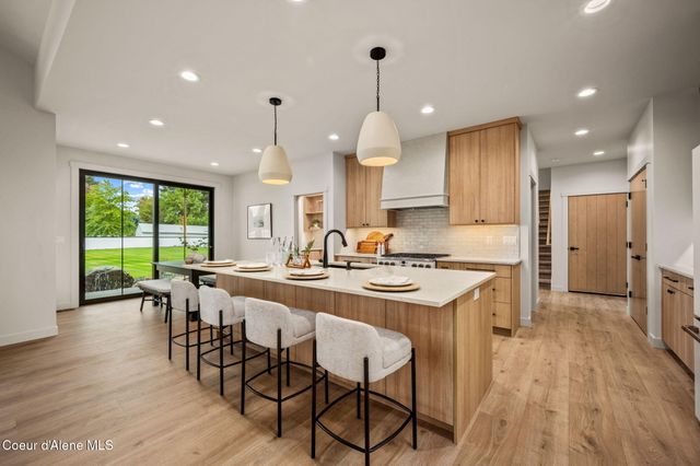 495 E Dalton Ave, Dalton Gardens, ID 83815