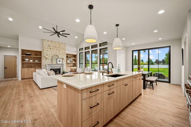 495 E Dalton Ave, Dalton Gardens, ID 83815