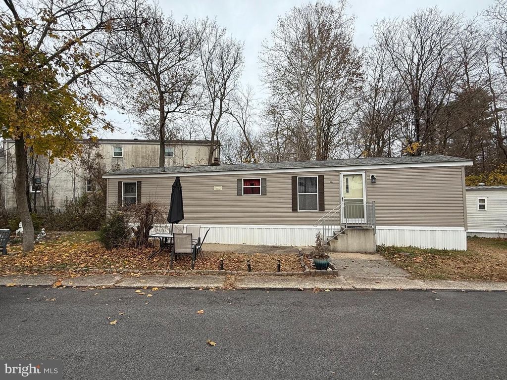 41 TERRACE DR, Phoenixville, PA 19460