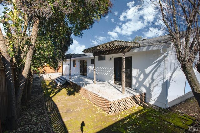 18782 Polley Ln, Sonoma, CA 95476