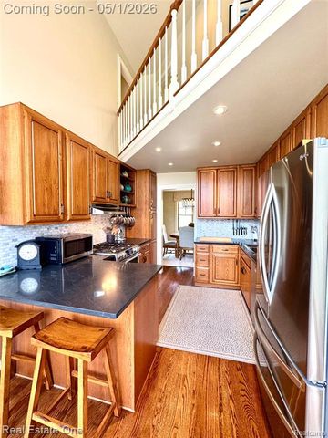 760 E Snell Road, Rochester, MI 48306