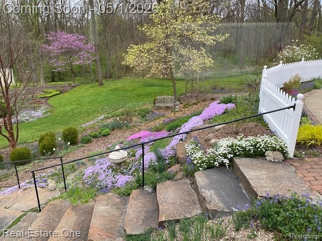 760 E Snell Road, Rochester, MI 48306
