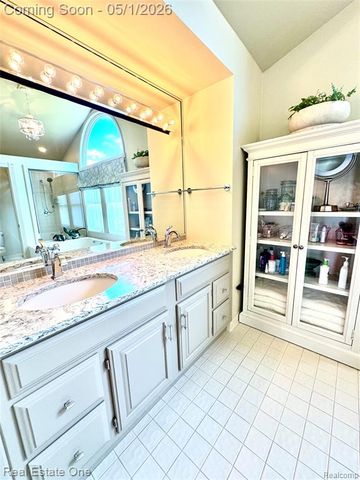760 E Snell Road, Rochester, MI 48306