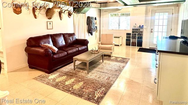 760 E Snell Road, Rochester, MI 48306