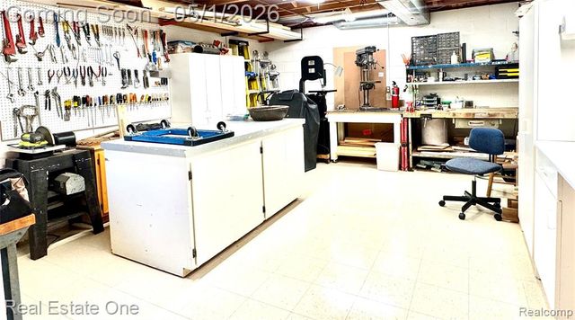 760 E Snell Road, Rochester, MI 48306