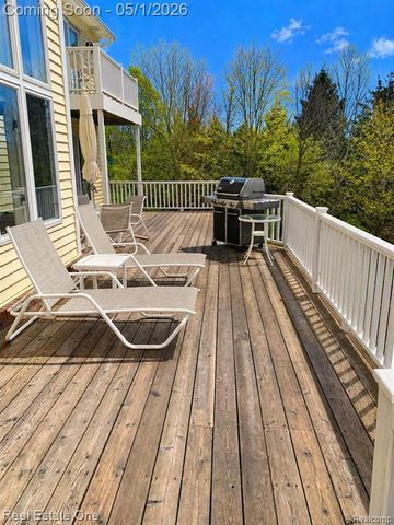760 E Snell Road, Rochester, MI 48306