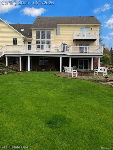 760 E Snell Road, Rochester, MI 48306