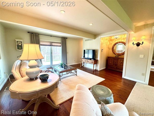760 E Snell Road, Rochester, MI 48306