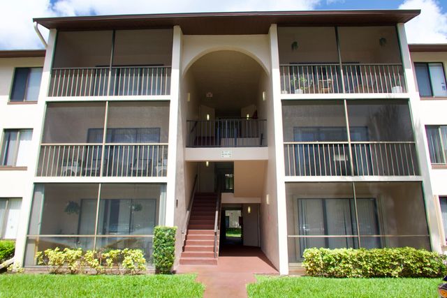 208 FOXTAIL Drive D2, Greenacres, FL 33415
