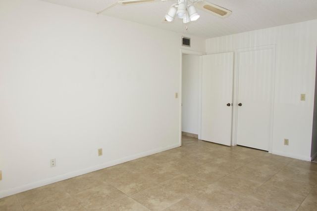 208 FOXTAIL Drive D2, Greenacres, FL 33415