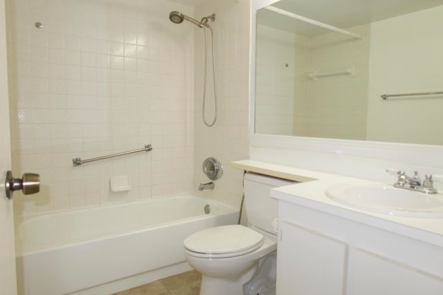 208 FOXTAIL Drive D2, Greenacres, FL 33415