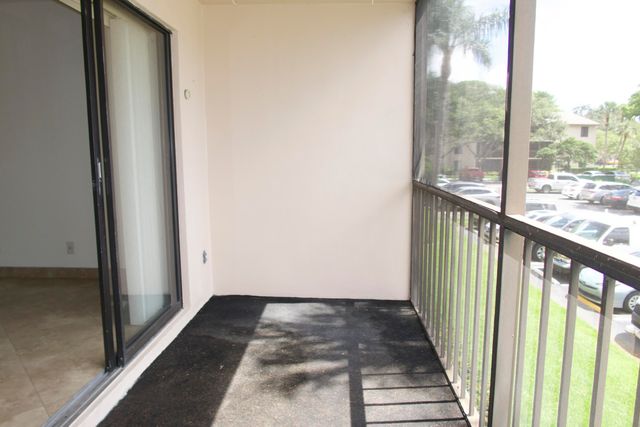 208 FOXTAIL Drive D2, Greenacres, FL 33415