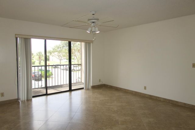 208 FOXTAIL Drive D2, Greenacres, FL 33415