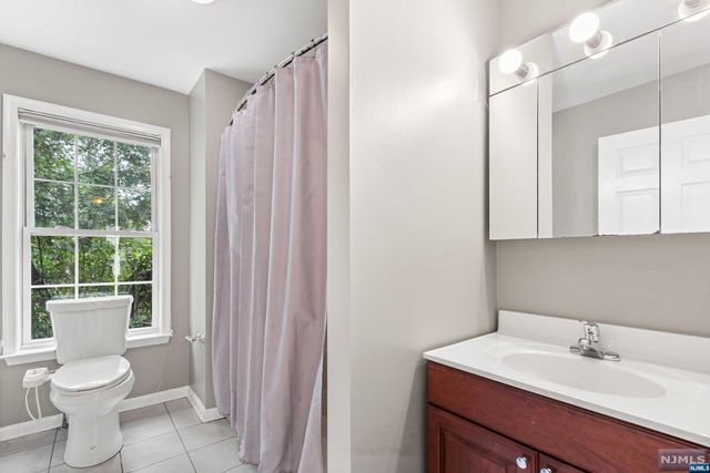 15 Zabriskie Street 1505, Hackensack, NJ 07601