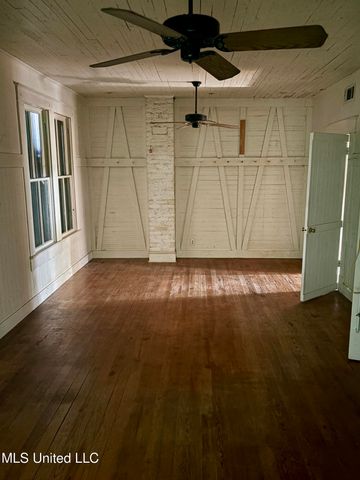 1111 31st Avenue, Gulfport, MS 39501