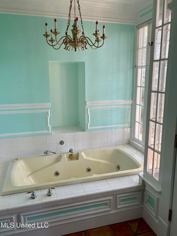 1111 31st Avenue, Gulfport, MS 39501