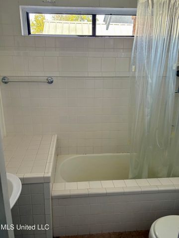 1111 31st Avenue, Gulfport, MS 39501