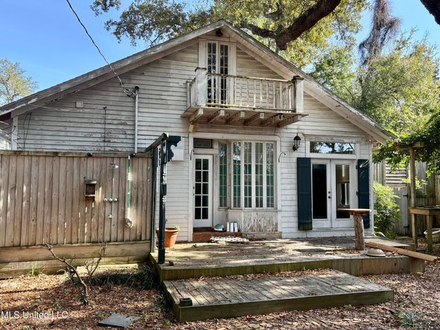 1111 31st Avenue, Gulfport, MS 39501