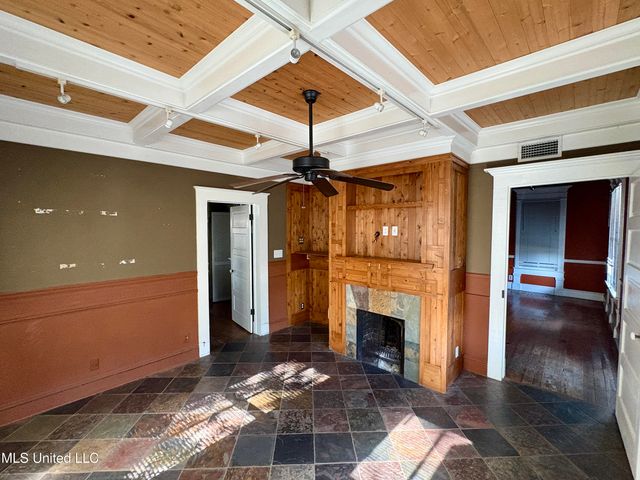 1111 31st Avenue, Gulfport, MS 39501