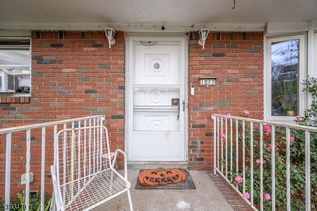 1037 Hamilton St, Franklin Twp., NJ 08873